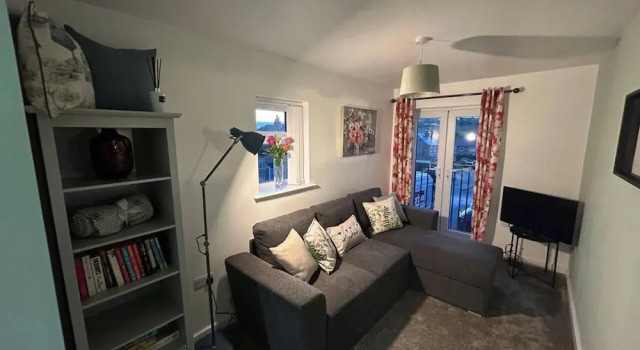 Immaculate 1-bed House in Newtown, Disley, Book Vacation Home Disley Cheshire