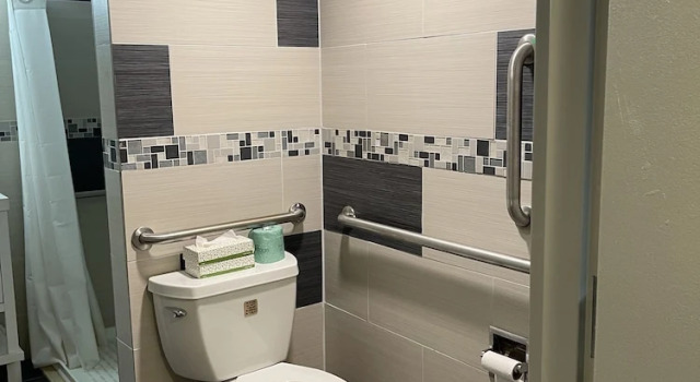 Четырёхместный номер Deluxe Red Carpet Inn Elmwood