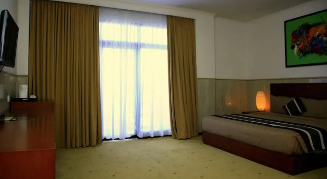 Номер Deluxe c 1 комнатой с балконом Bali Paradise City Hotel