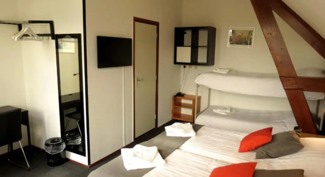 Четырёхместный номер Standard Hotel Orion