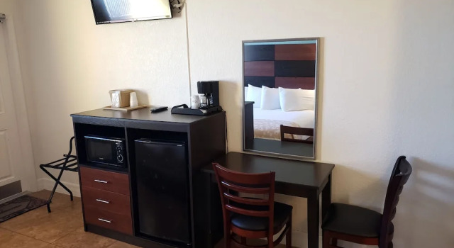 Четырёхместный номер Standard с видом на город Oceanfront Inn and Suites