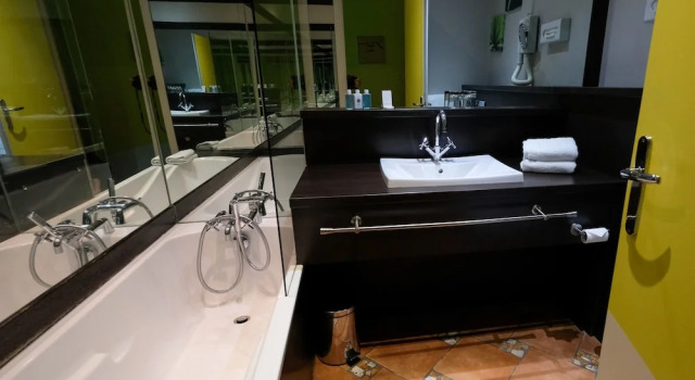 Четырёхместный номер Superior Hôtel des Beaux-Arts Toulouse