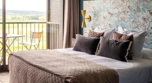 Двухместный номер Standard с балконом и с видом на сад Hotel Castell d'Emporda