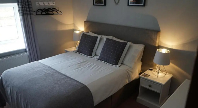 Lundie View B & B, Rezervați Hotel Invergarry Highlands