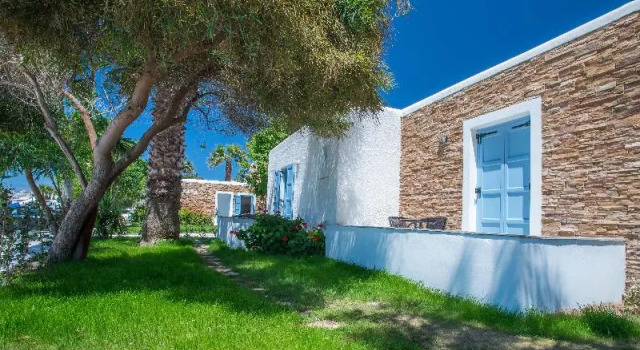 Четырёхместный номер Standard c 1 комнатой с балконом Naxos Holidays