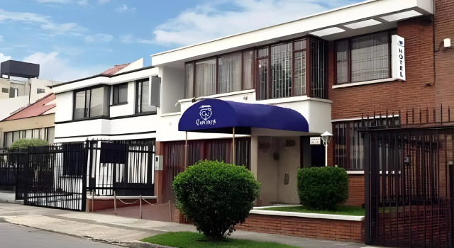 Hotel Casa Navi, Забронировать Отель Отели Богота с парковкой, рядом с CORFERIAS Bogota Convention Center, Парковка