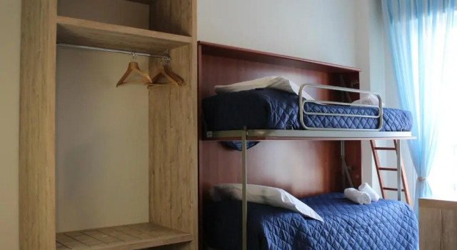 Четырёхместный номер Standard с балконом Hotel Adigrat