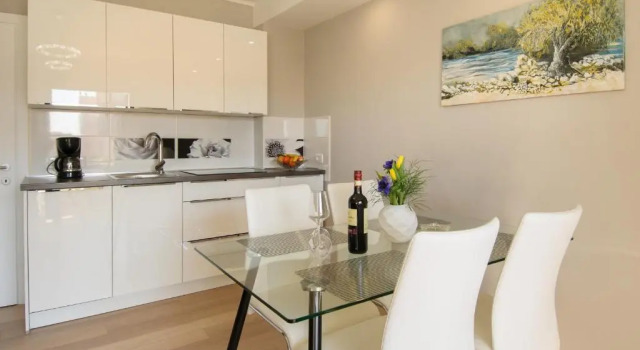 Апартаменты c 1 комнатой с балконом и с видом на море Apartment Motovunska 39