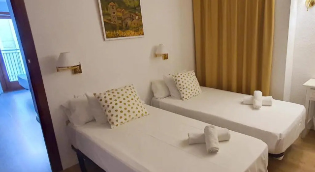 Семейный номер Standard с балконом Hotel Mireia