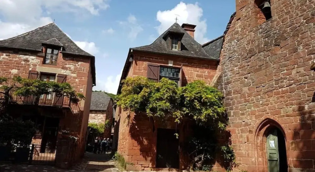 Camping Collonges-la-Rouge, Rezerwuj Pole kempingowe Collonges-la-Rouge Correze