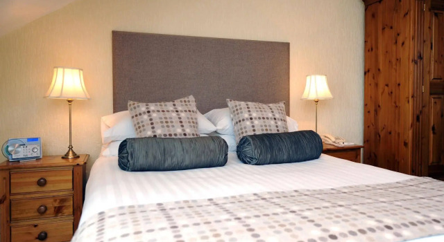 Wolfscastle Country Hotel, Prenota Hotel Wolf's Castle Galles del Sud
