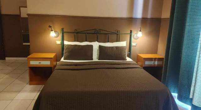 Standard Vierer Zimmer mit Balkon Hotel Biscari