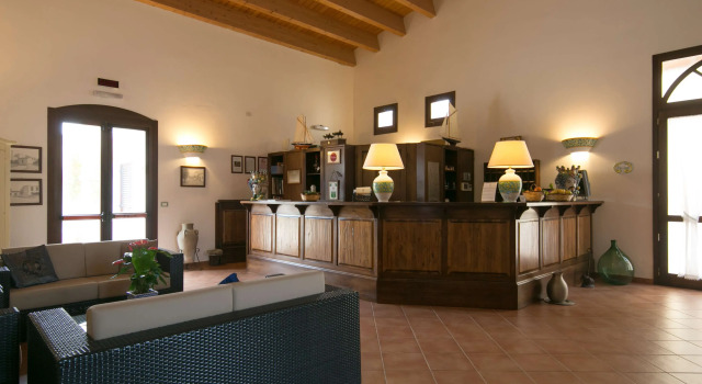Hotel La Corte Del Sole, Забронировать Отель Бизнес-отели Ното, 4* 5*