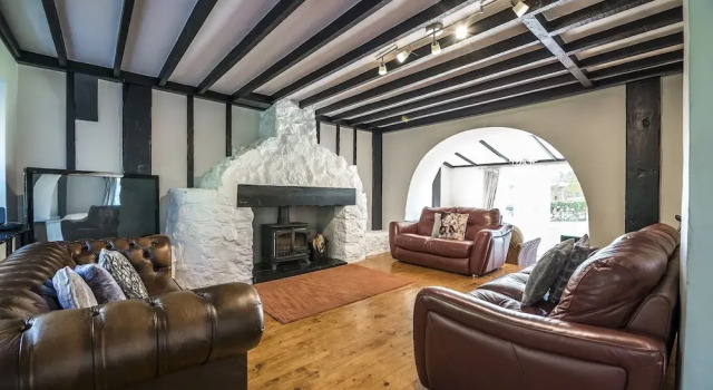 Barn Conversion - Hot Tub - Penally