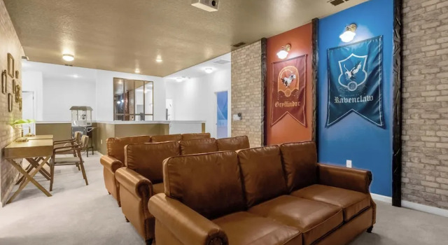 Upstay - Lively Mansion w Pool, Theater, Games, Забронировать Дом для отпуска Виллы штата Флориды, Вилла