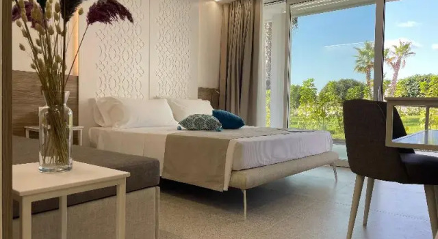 Habitación doble Estándar con vista a la piscina Marelive - CDSHotels