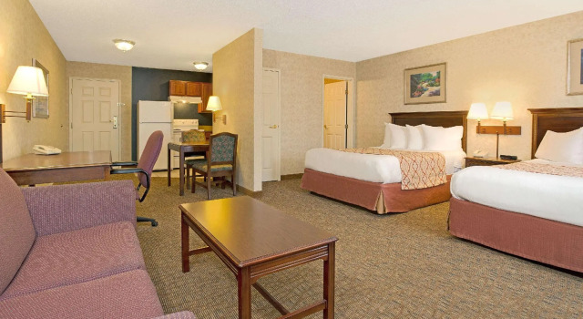 Четырёхместный люкс Hawthorn Extended Stay by Wyndham Cincinnati/Sharonville