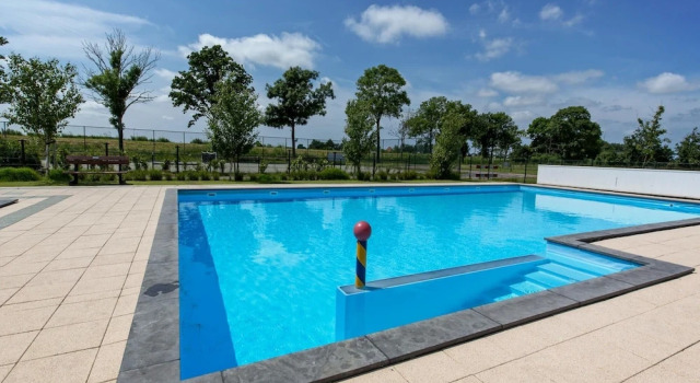 Spacious Chalet With Pool for 4