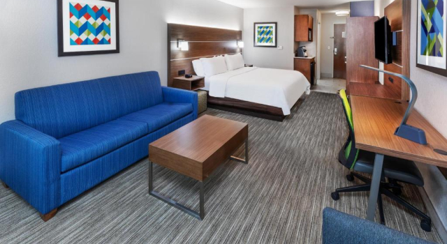 Люкс Holiday Inn Express & Suites Lafayette South by IHG