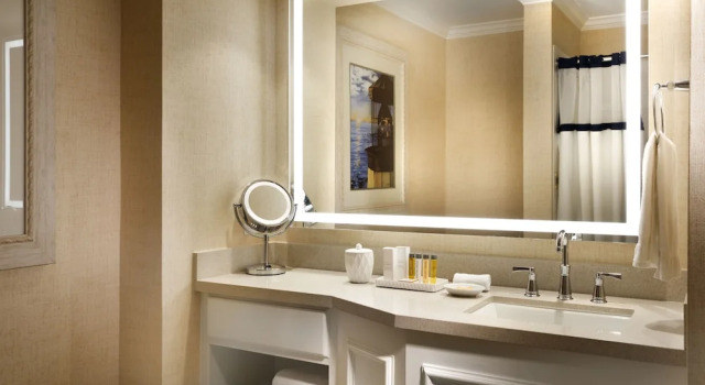 Четырёхместный номер Standard с видом на залив Boardwalk Inn