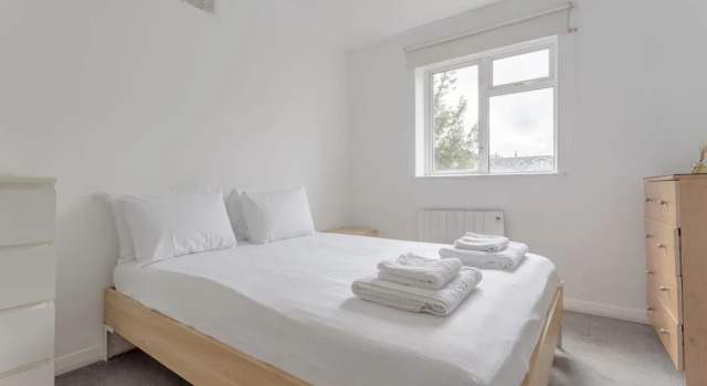 Bright 3 Bedroom Apartment Close To Westfield Shopping, Забронировать Апартаменты/квартира Апартаменты Лондона, рядом с Равенскорт Парк, Апартаменты/квартира
