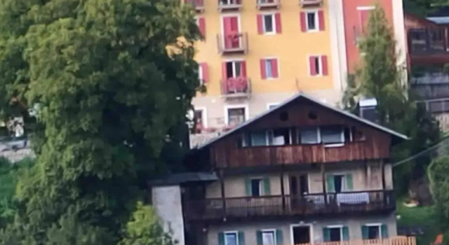 La casa del Noce, immersa nel verde delle Dolomiti, Prenota Appartamento Hotel a Veneto con parcheggio, Parcheggio