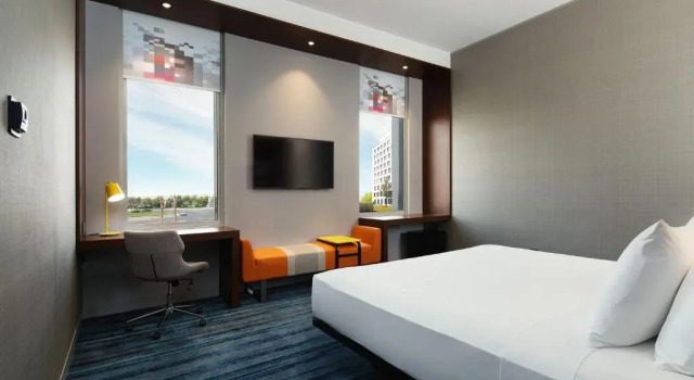Двухместный номер Aloft Aloft by Marriott Dubai South