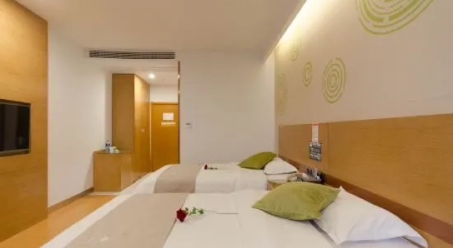 Номер Business GreenTree Inn Huanggang Qichun Ouyada Plaza Selected Hotel