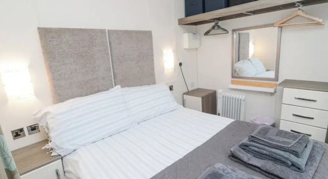 Acorn Lodge
