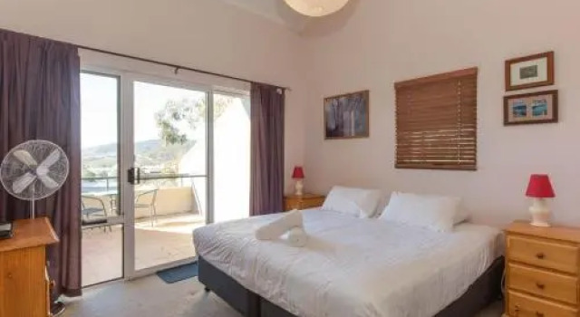 Cascades 13/3 Kurrajong Street