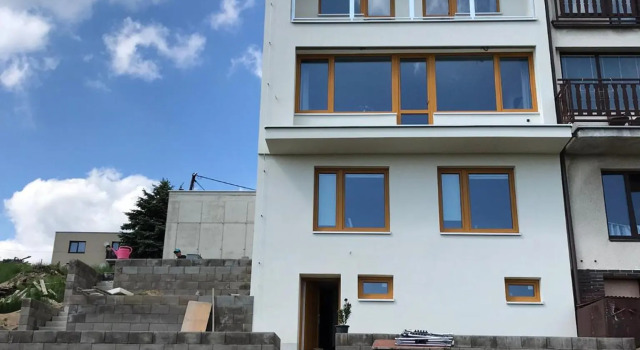 Soukromý pokoj s kuchyní a koupelnou v řadovce