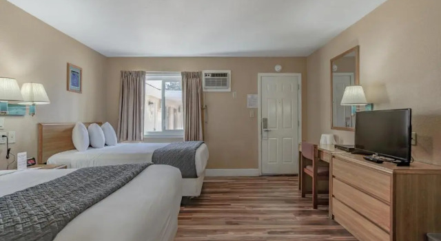 Shasta Pines Motel & Suites, Buchen Sie Motel Burney 