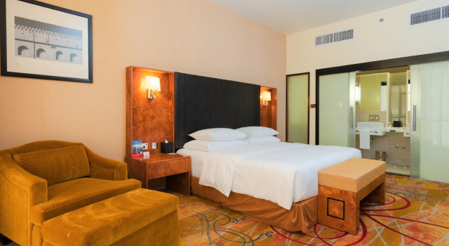 Люкс Executive Deluxe Millennium Airport Hotel Dubai