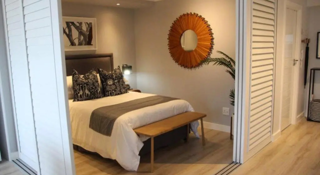 Mondaine Central Luxurious Spacious And Trendy, Забронировать Отель Отели Cape Peninsula с бассейном, Бассейн