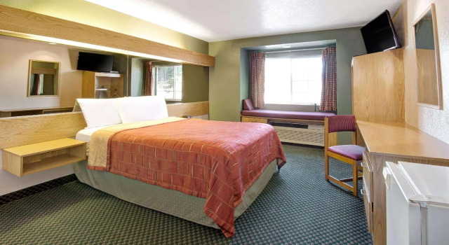 Двухместный номер Mobility Accessible Microtel Inn & Suites by Wyndham Albuquerque West