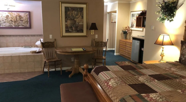 Номер Comfort Giant Oaks Lodge