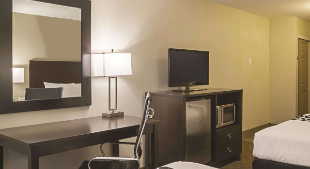 La Quinta Inn Olympia - Lacey, Varaa Hotelli  