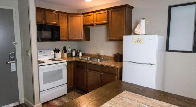 Четырёхместный люкс с 2 комнатами Empeiria High Sierra Hotel
