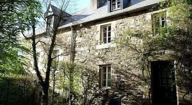 LOGIS Hôtel Kastell Dinech, Book Hotel Hotels in Brittany with a Pool, Swimming Pool