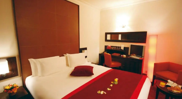 Двухместный номер Classic Westside Arc de Triomphe Hotel
