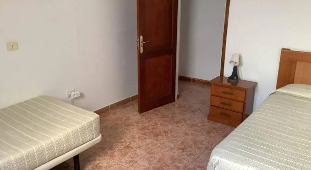 Hostel Banana Surf House, Book Hostel Hotels in Tenerife with Parking, Parking