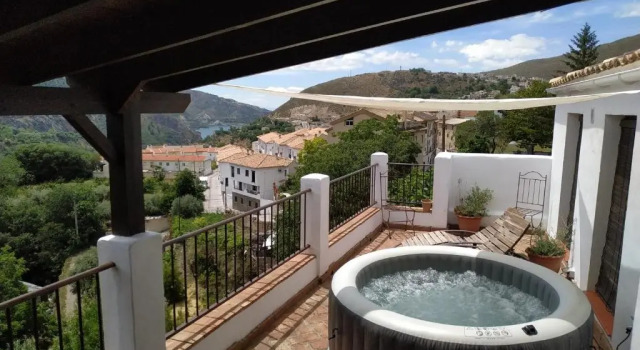 Двухместный номер Standard с видом на горы Casa Rural Arroyo de la Greda, your perfect base for activities in Sierra Nevada and Granada