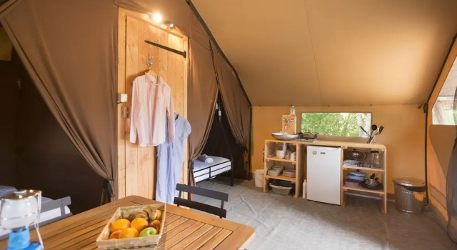 Huttopia Lac d'Aiguebelette, 予約 ホテル サン タルバン ド モンベル Savoie