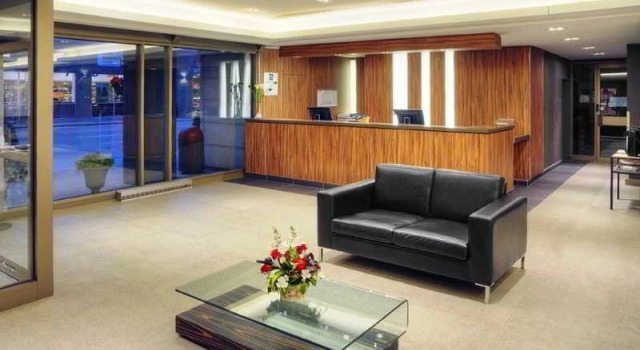 Parc Cité, Rezervasyon Otel Montreal Quebec, Complexe Desjardins yakınında