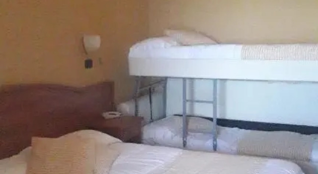 Четырёхместный номер Standard с балконом и с видом на море Hotel Beaurivage