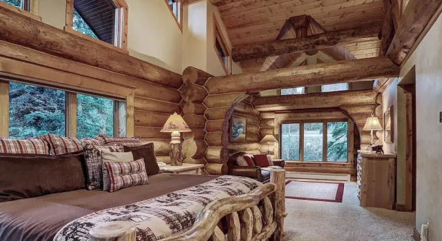 Pine Forest Lodge, Prenota Hotel Montgomery Reservoir Stati Uniti