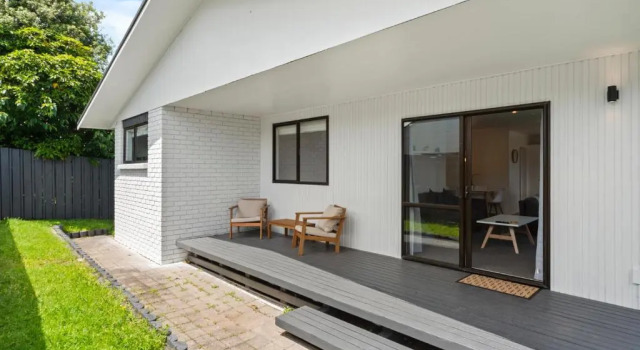 Garden Grove Gem - Lake Taupō Holiday Home, Buchen Sie Hotel Taupo 