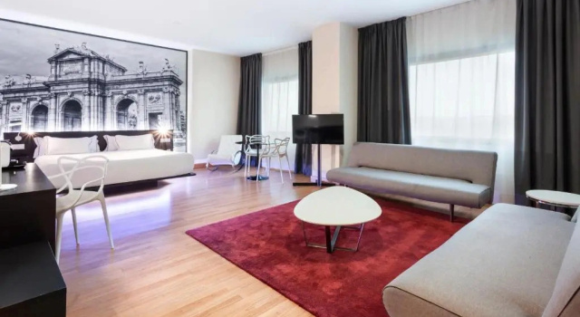 Двухместный полулюкс с видом на город B&B HOTEL Madrid Aeropuerto T4