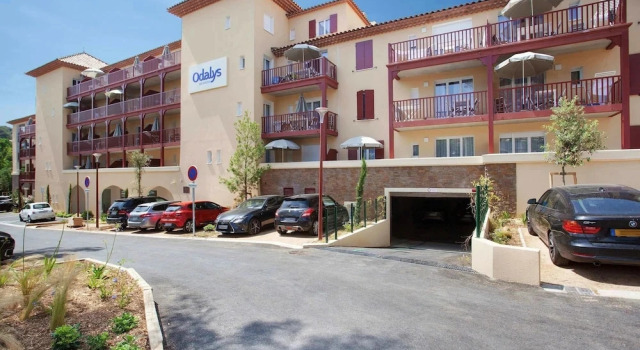 Apartment in Cavalaire-sur-mer Near Beach