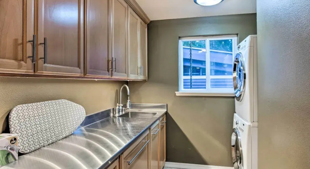 Cozy Washington Escape Near Hiking & Golfing!, Rezerwuj Dom wakacyjny University Place Waszyngton